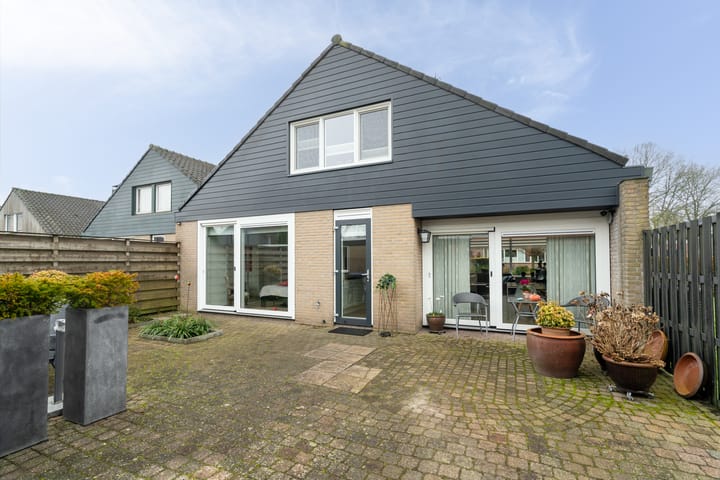 Photo 33 of Albert van der Meerstraat 50