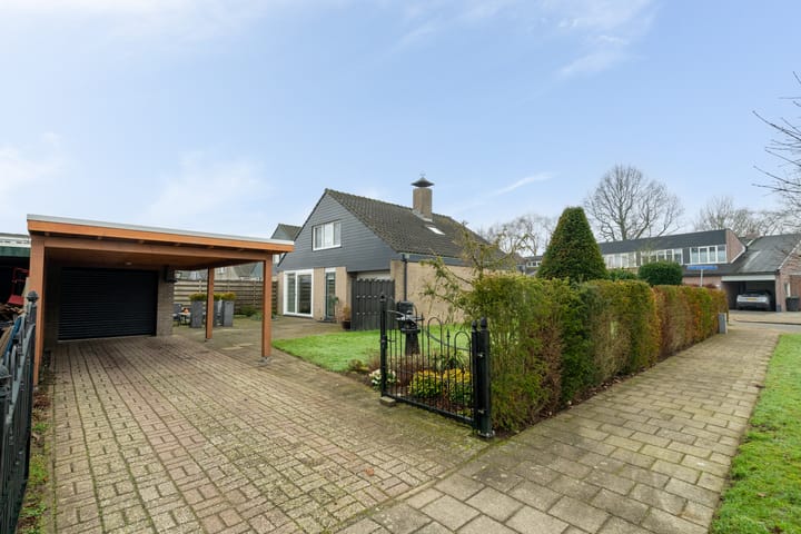 Photo 36 of Albert van der Meerstraat 50