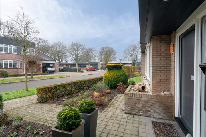 Photo 39 of Albert van der Meerstraat 50