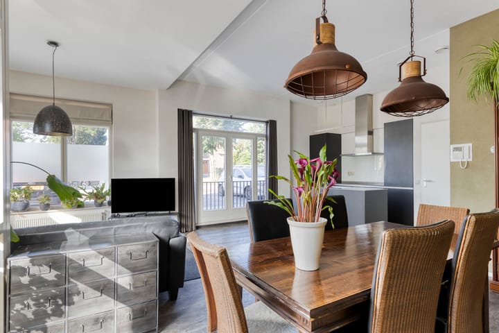 Photo 7 of Burgemeester Knappertlaan 16-A