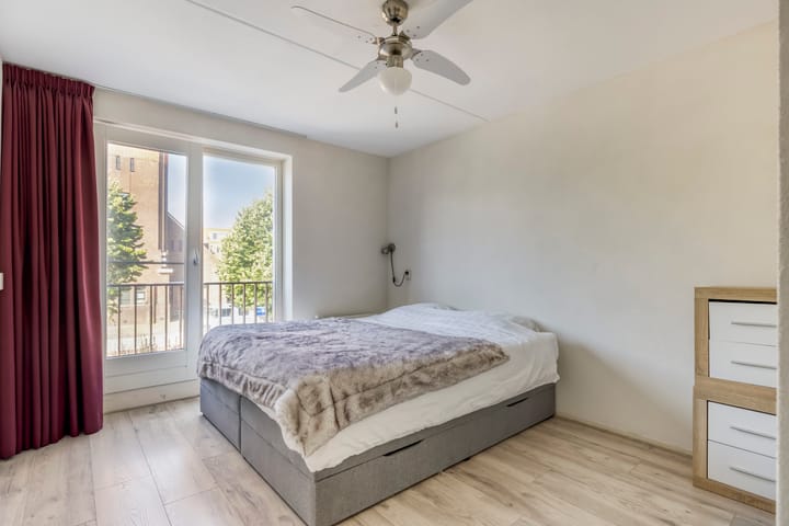 Photo 15 of Burgemeester Knappertlaan 16-A