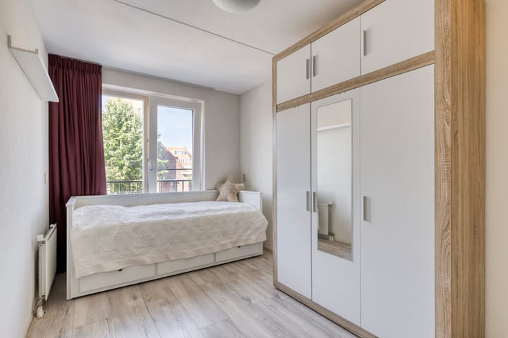 Photo 16 of Burgemeester Knappertlaan 16-A