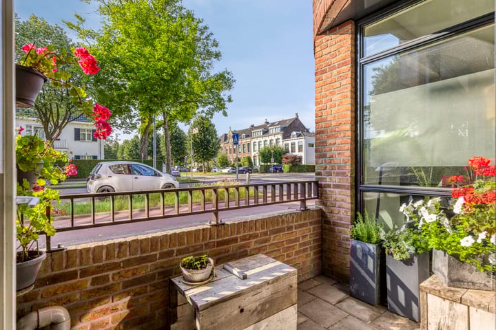 Photo 19 of Burgemeester Knappertlaan 16-A