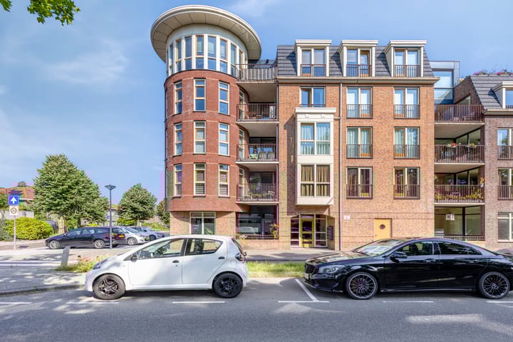 Photo 21 of Burgemeester Knappertlaan 16-A