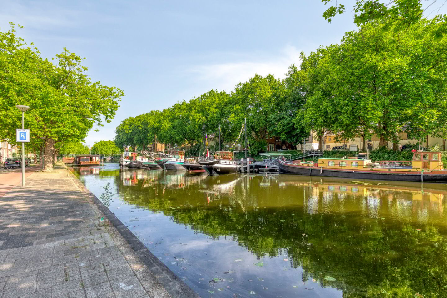 Foto 25 van Burgemeester Knappertlaan 16-A