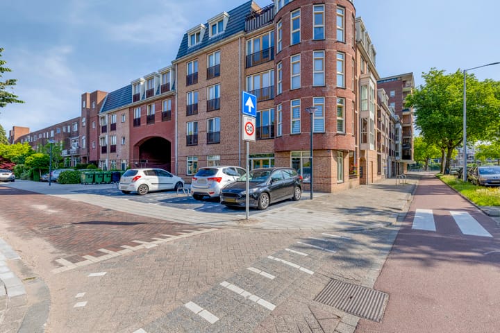 Photo 27 of Burgemeester Knappertlaan 16-A