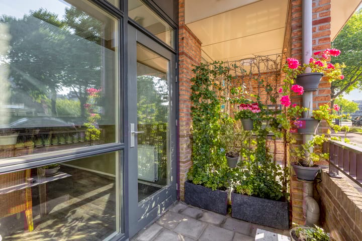 Photo 32 of Burgemeester Knappertlaan 16-A