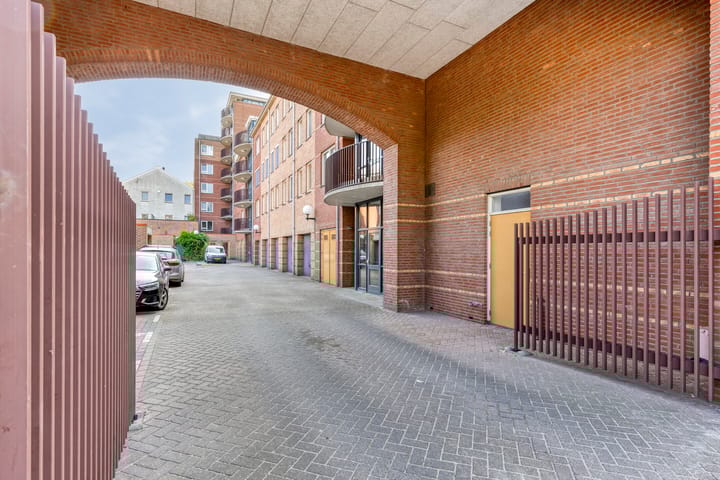 Photo 33 of Burgemeester Knappertlaan 16-A