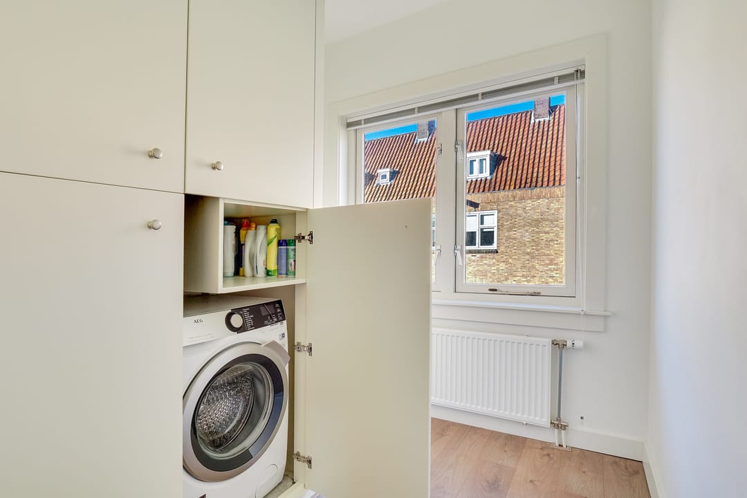 Photo 38 of Albert Neuhuysstraat 14