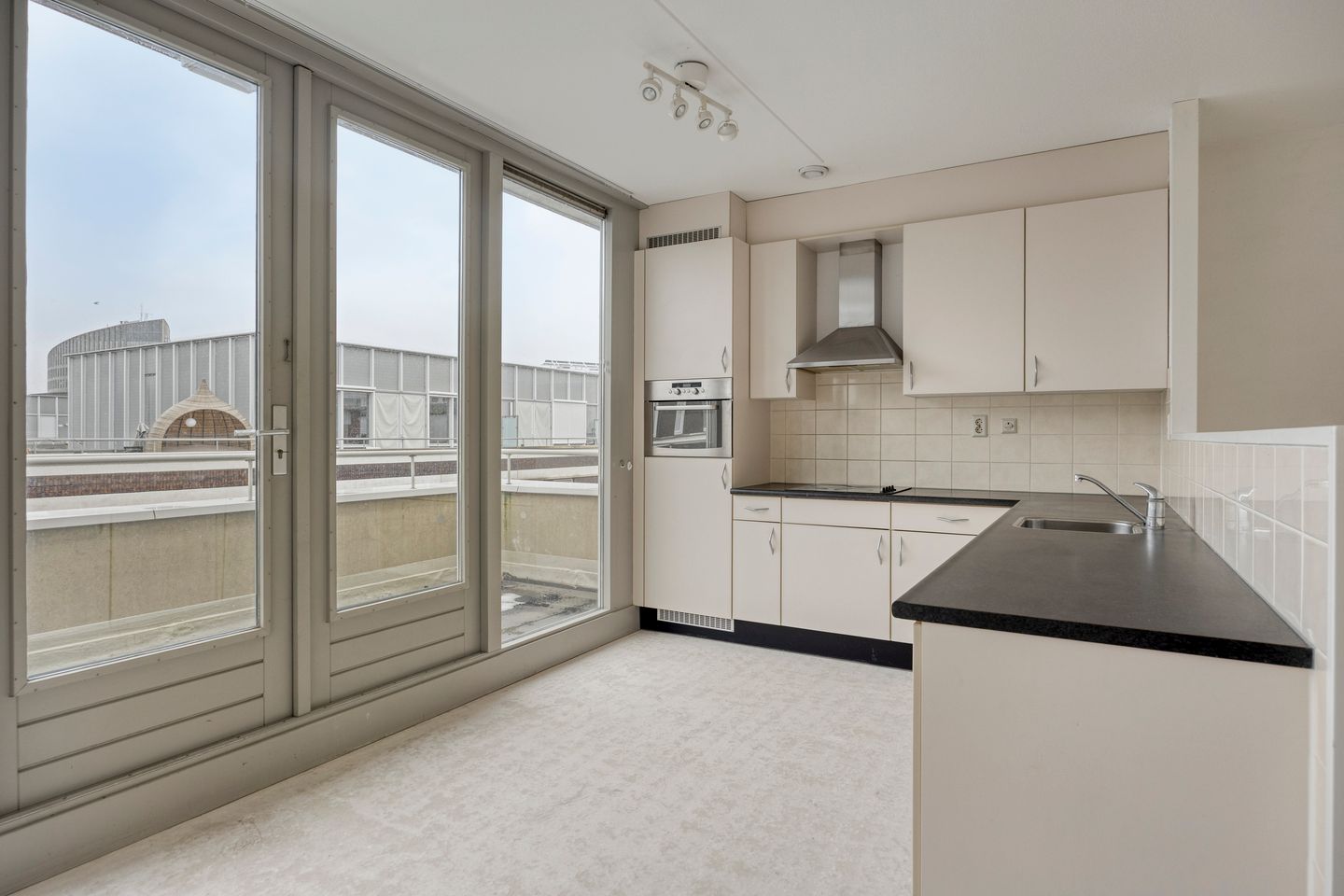 Photo 10 of Onderwijsboulevard 558