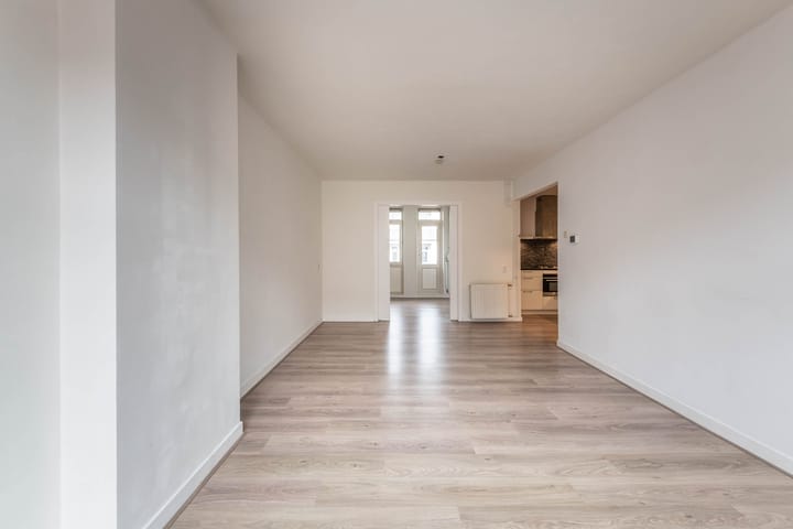 Photo 2 of Bentinckstraat 82-2