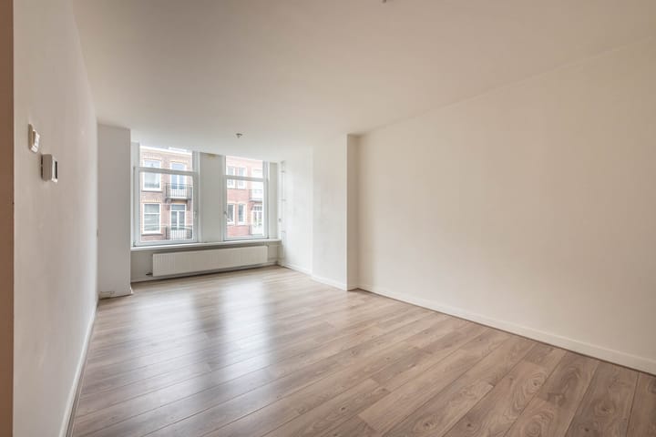 Photo 3 of Bentinckstraat 82-2