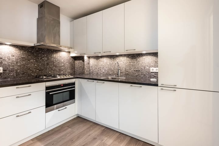 Photo 4 of Bentinckstraat 82-2