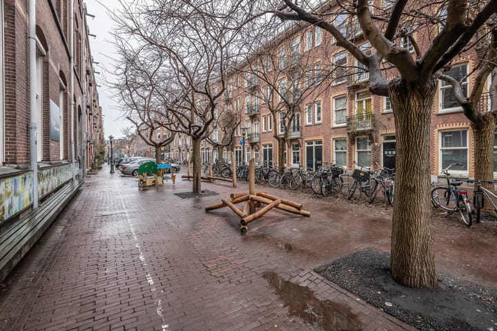 Photo 5 of Bentinckstraat 82-2