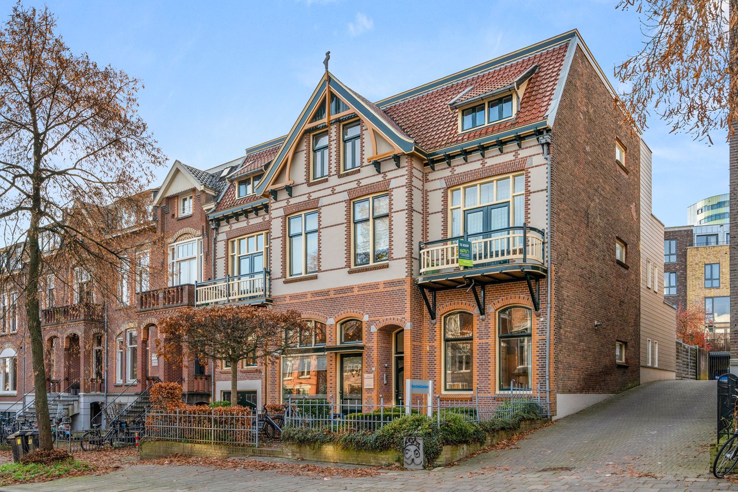 View photo 1 of Sweerts de Landasstraat 73