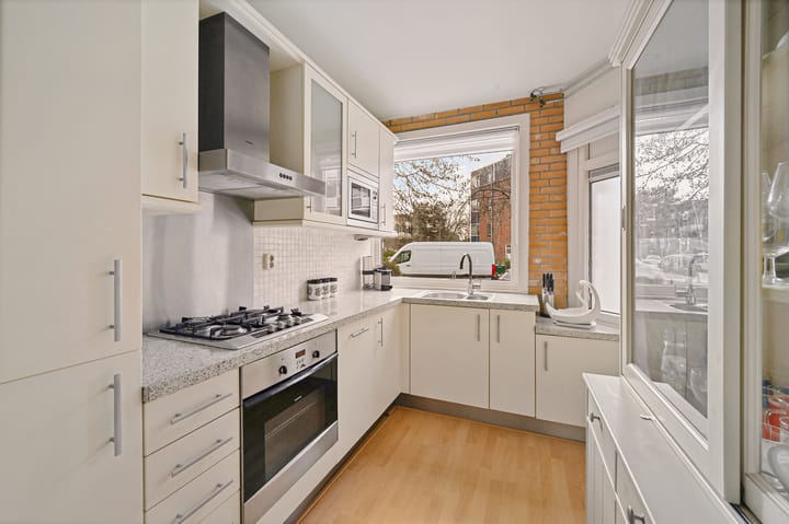 Foto 10 van Jan van Riebeekstraat 3