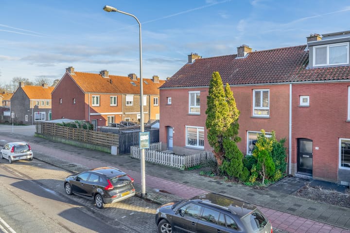 Foto 33 van Esdoornlaan 23