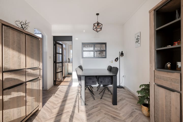 Photo 15 of de Casembrootstraat 51