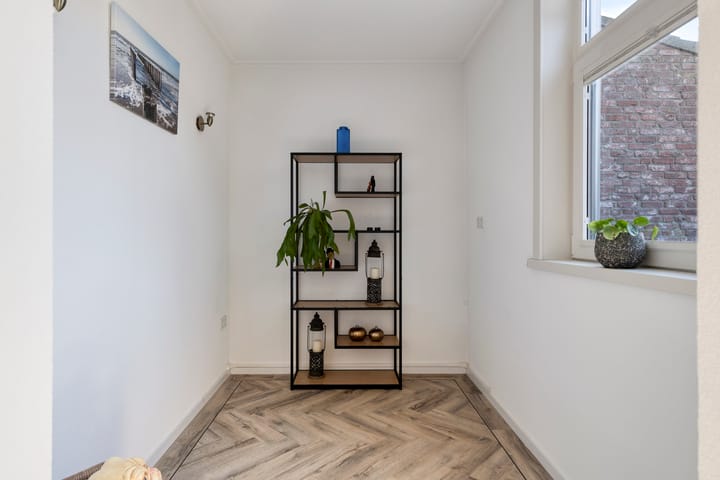 Photo 17 of de Casembrootstraat 51