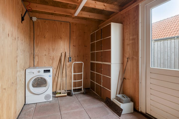 Photo 42 of de Casembrootstraat 51