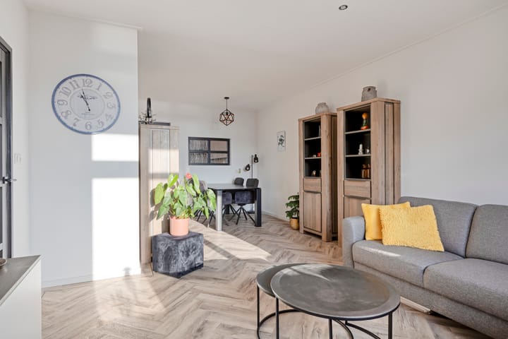 Photo 13 of de Casembrootstraat 51