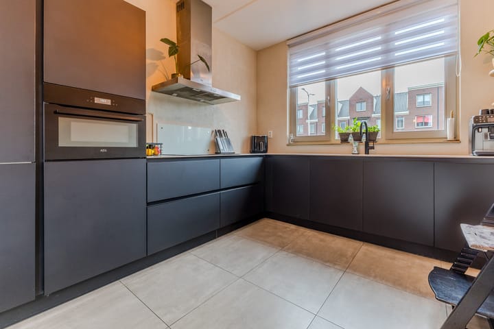 Photo 3 of Koninginneweg 61