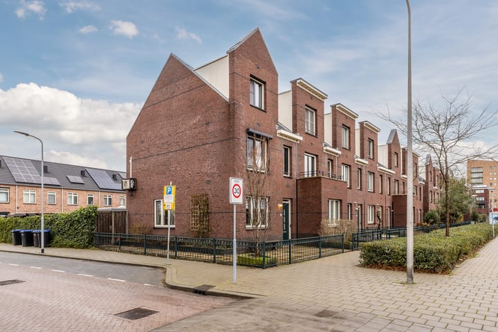 Photo 4 of Koninginneweg 61