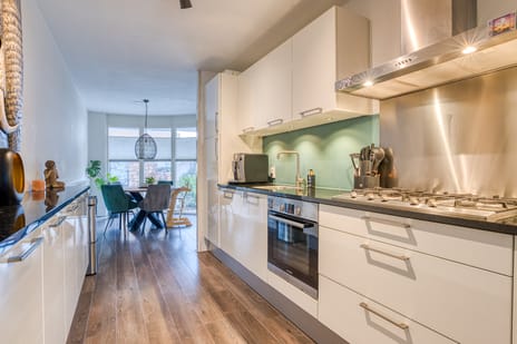 Robert Stolzhof 187 secondary image