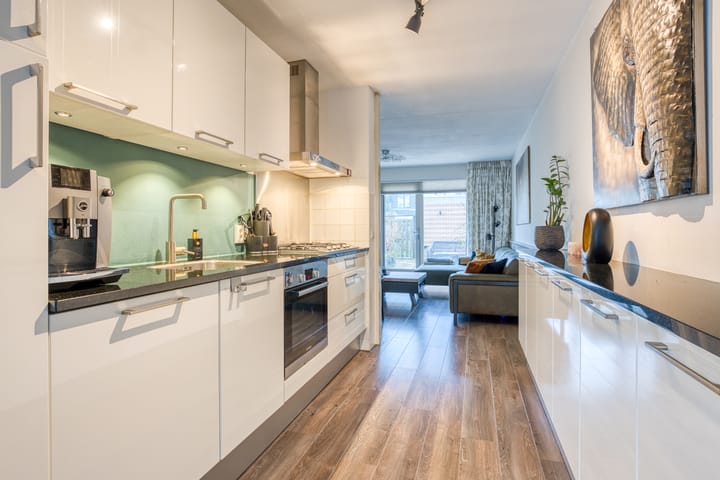 Photo 12 of Robert Stolzhof 187