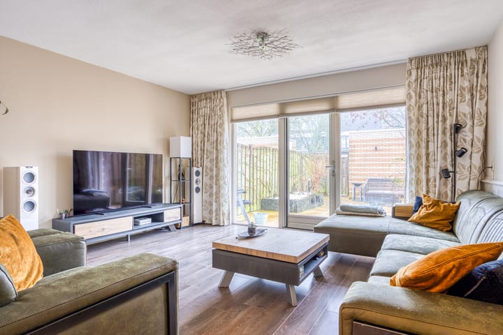 Photo 13 of Robert Stolzhof 187