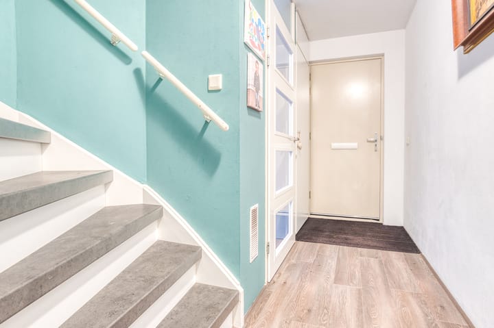 Photo 18 of Robert Stolzhof 187