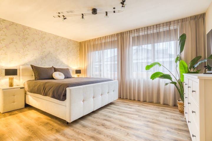 Photo 20 of Robert Stolzhof 187