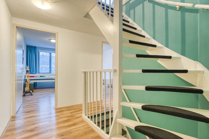 Photo 24 of Robert Stolzhof 187