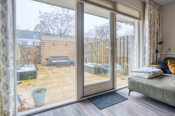 Photo 34 of Robert Stolzhof 187