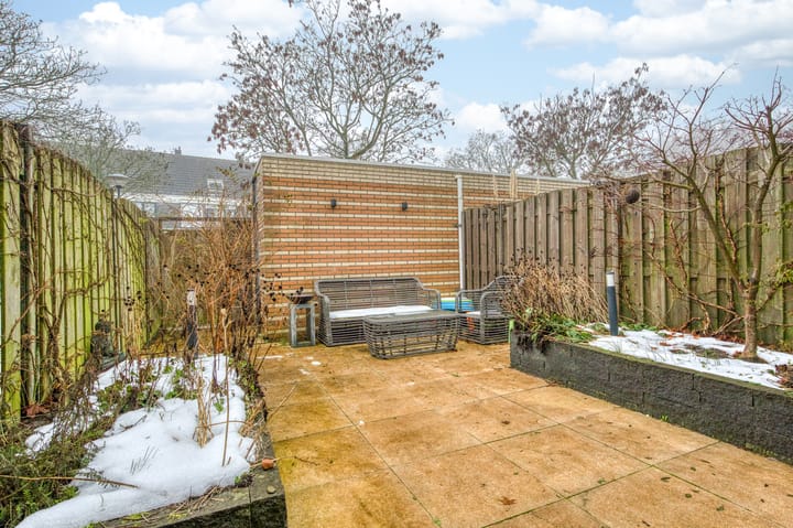 Photo 36 of Robert Stolzhof 187