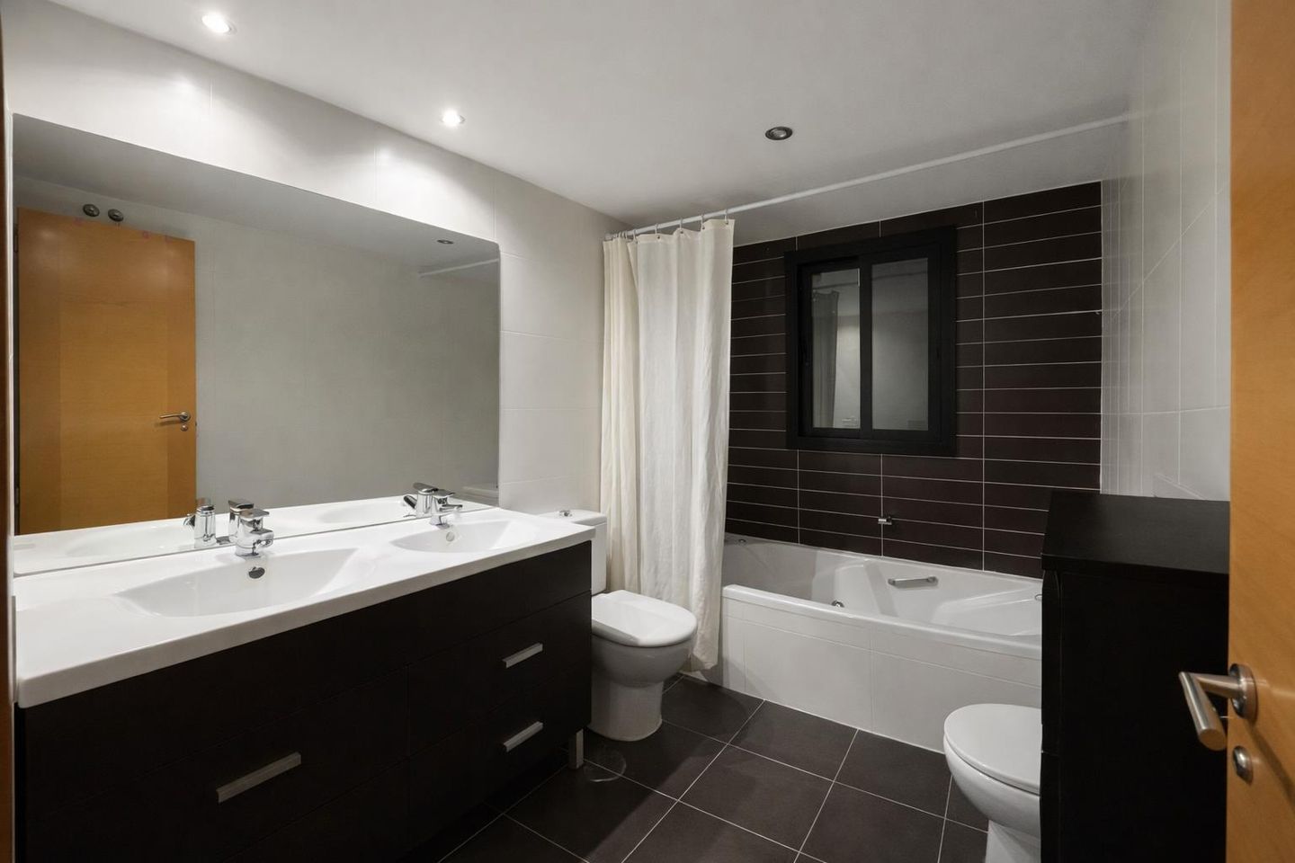 Foto 5 van Calle Tamisa, conjunto residencial Hollywood Hills, bloque 6