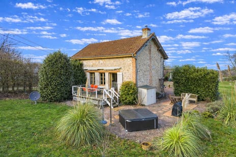 undefined main image