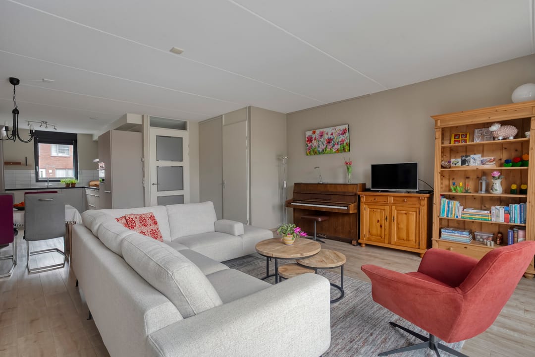 Photo 13 of Schuilenburgstraat 42