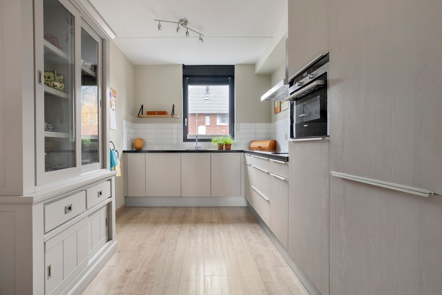 Photo 20 of Schuilenburgstraat 42