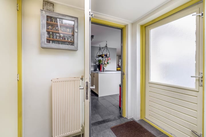 Photo 18 of Oeverloper 19