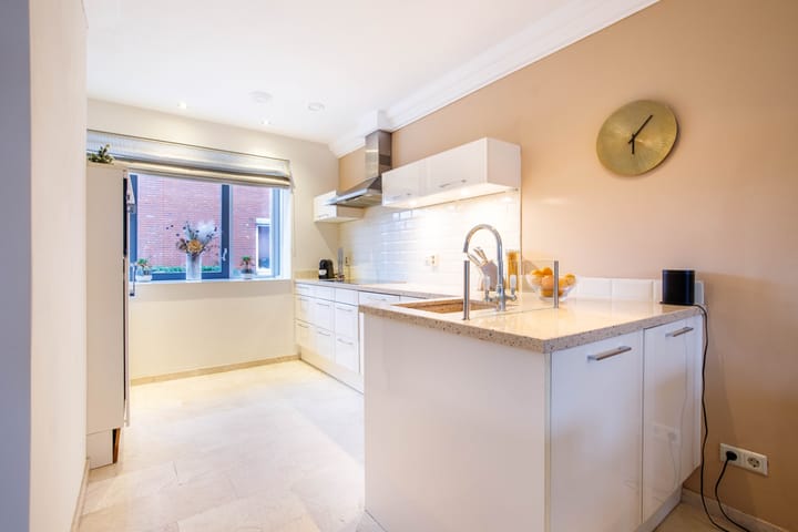 Foto 3 van Raoul Hausmannhof 2