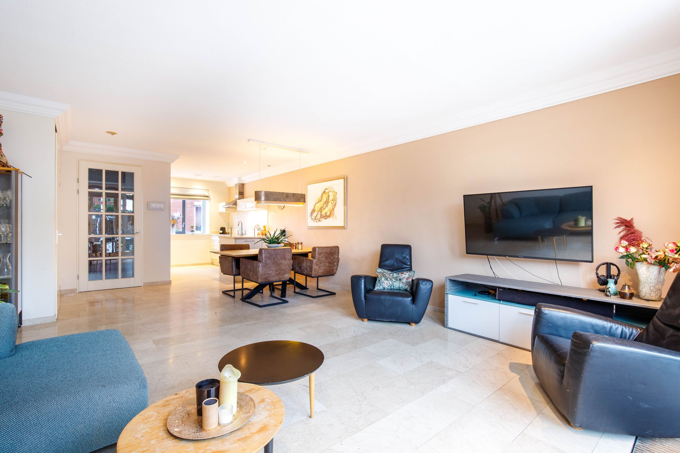 Foto 9 van Raoul Hausmannhof 2