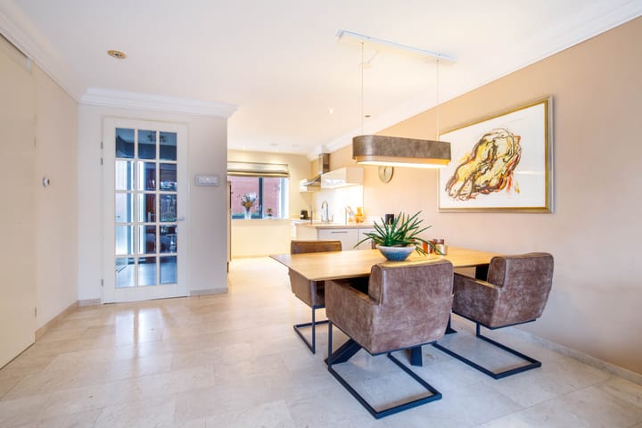 Foto 10 van Raoul Hausmannhof 2