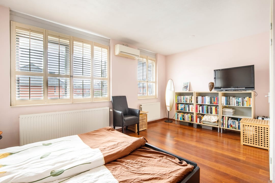 Foto 17 van Raoul Hausmannhof 2