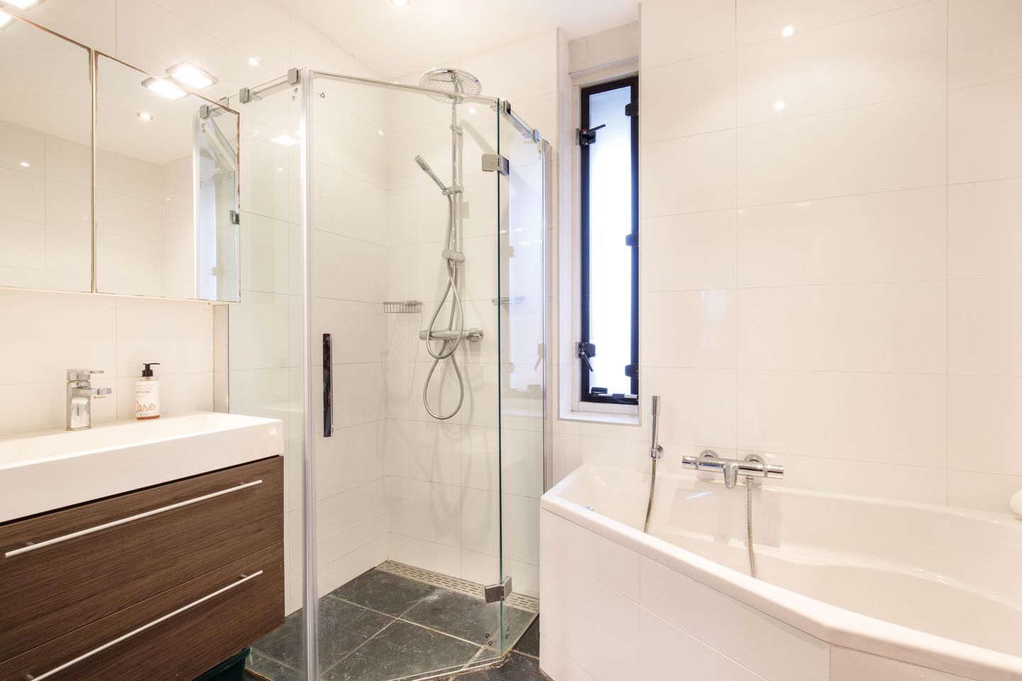 Foto 19 van Raoul Hausmannhof 2