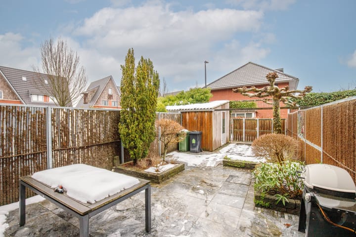 Foto 25 van Raoul Hausmannhof 2