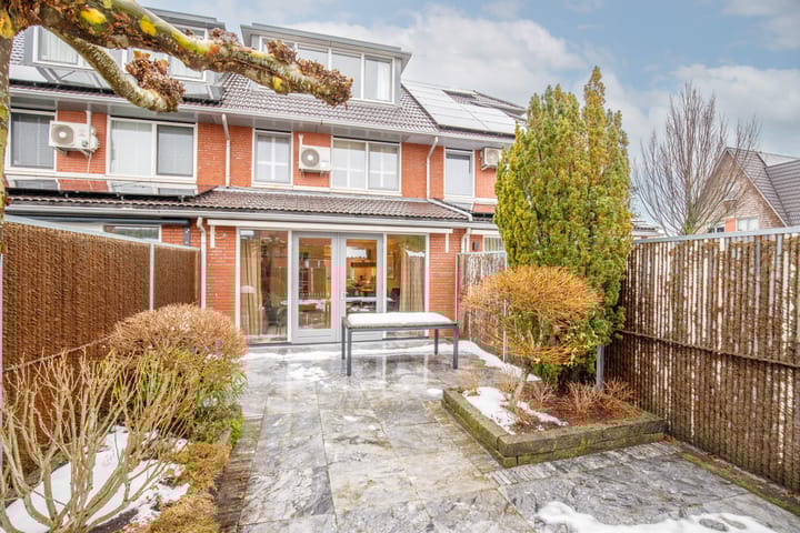 Foto 27 van Raoul Hausmannhof 2