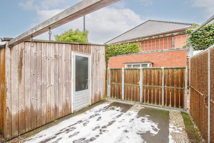 Foto 28 van Raoul Hausmannhof 2