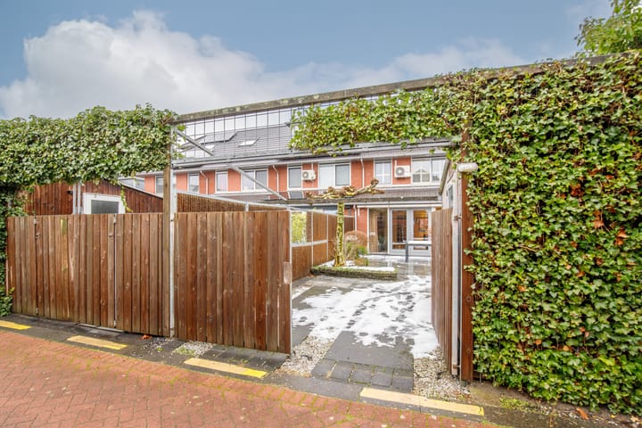 Foto 30 van Raoul Hausmannhof 2