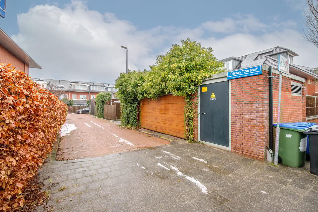 Foto 32 van Raoul Hausmannhof 2